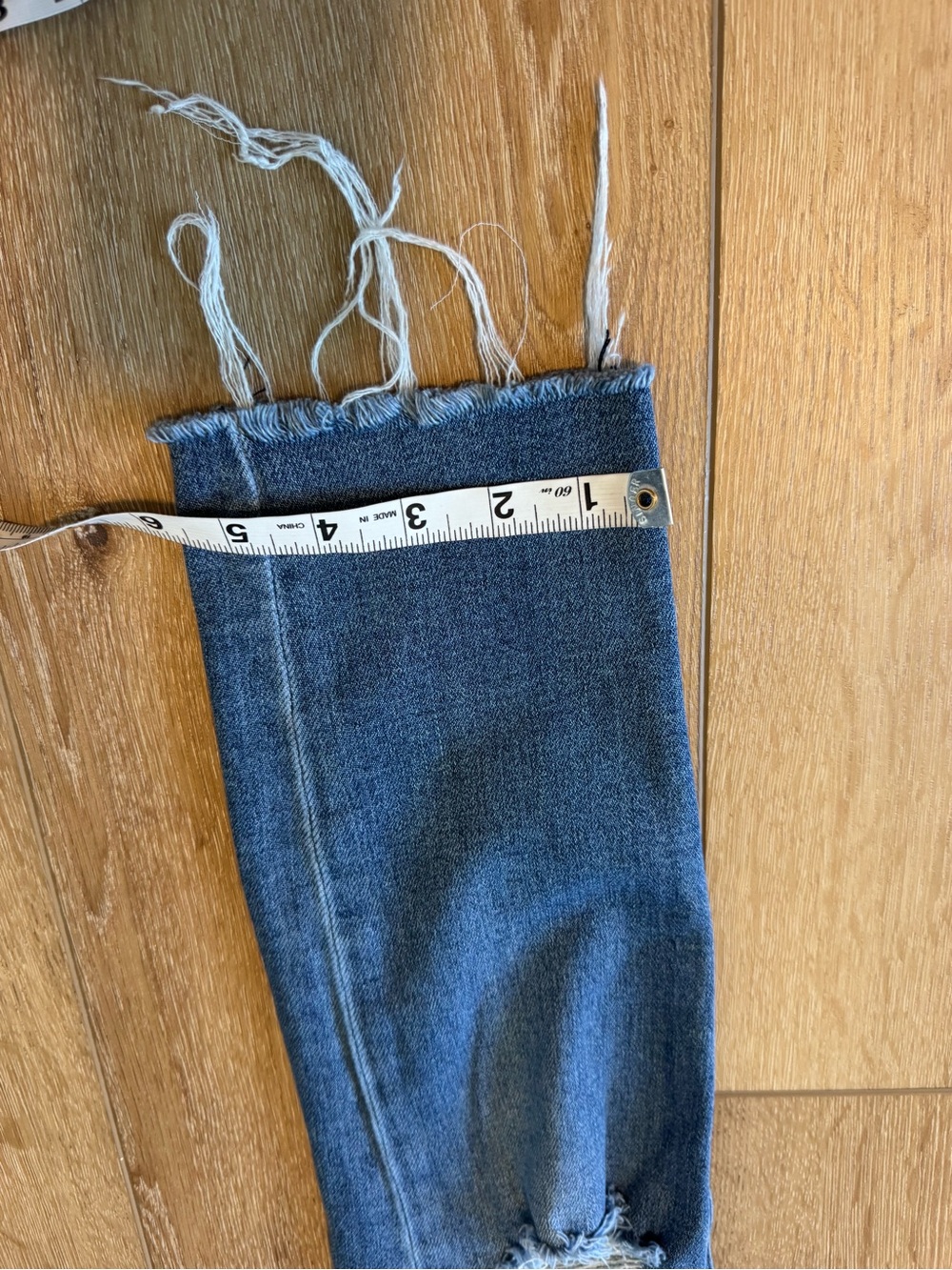 Kut from the Kloth Rachael Fab Ab Distressed High Waist Mom Jeans size 00 - Picture 3 of 8